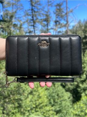 COACH Women's Zip-Around Wallet Black Quilted Nappa Leather Gold Hardware C4454